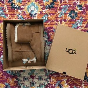 New Ugg Women's Mini Bailey Bow Shimmer Boots Size 8
